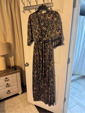 danielle embossed velvet maxi dress Baltic Born Womens Leslie Velvet Maxi Dress | Emerald | Color: Jade